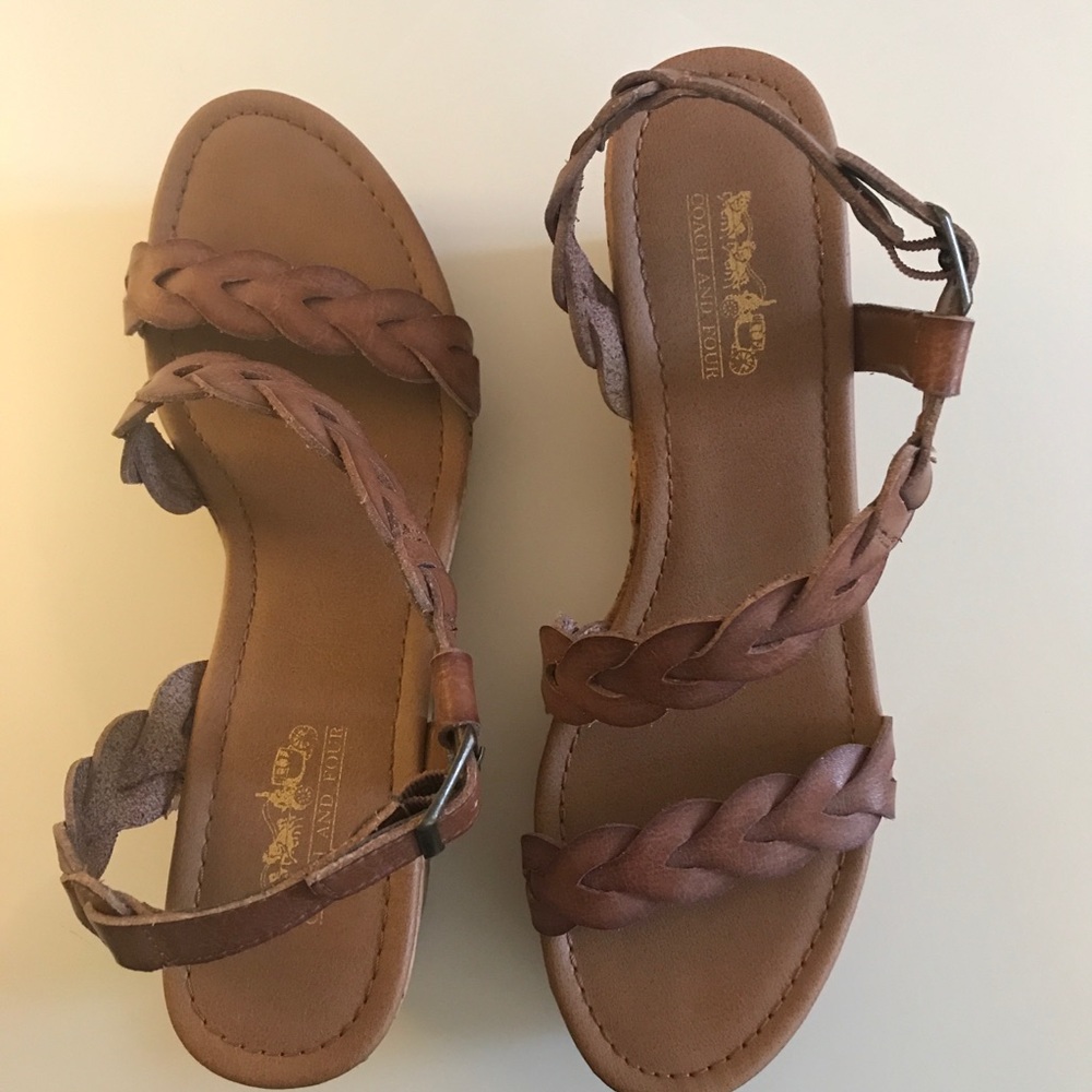 Coach and Four wedge
